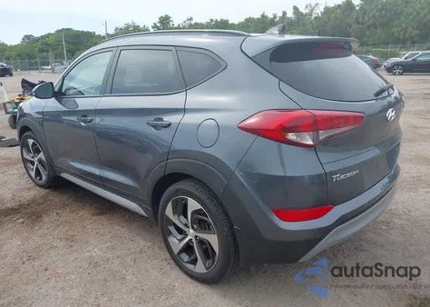 2018 Hyundai Tucson Value z USA, uszkodzony, nr VIN KM8J33A27JU686282